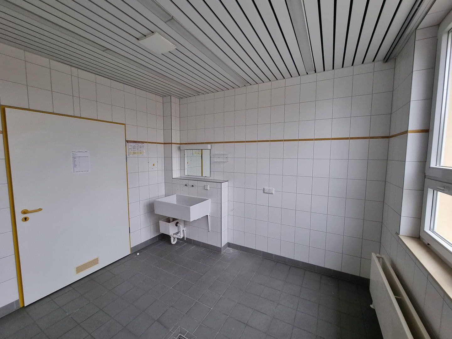 Prodej nebytového prostoru 19.000 m², Lützowstr. 1, Stavenhagen, Mecklenburg-Vorpommern Prodej nebytového prostoru 19.000 m², Lützowstr. 1, Stavenhagen, Mecklenburg-Vorpommern