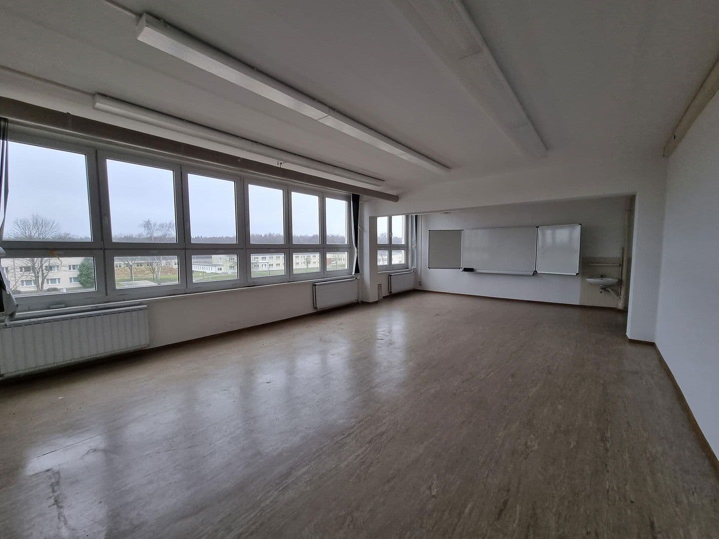 Prodej nebytového prostoru 19.000 m², Lützowstr. 1, Stavenhagen, Mecklenburg-Vorpommern Prodej nebytového prostoru 19.000 m², Lützowstr. 1, Stavenhagen, Mecklenburg-Vorpommern