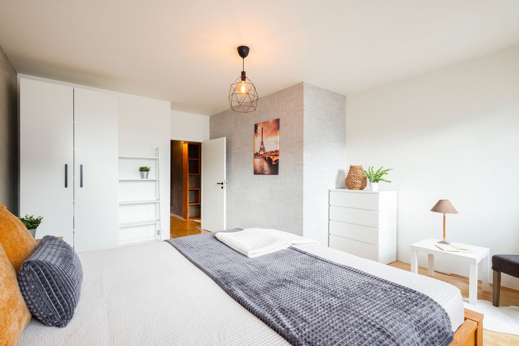 Prodej bytu 2+kk 75 m², Šternovská, Praha, Praha Prodej bytu 2+kk 75 m², Šternovská, Praha, Praha