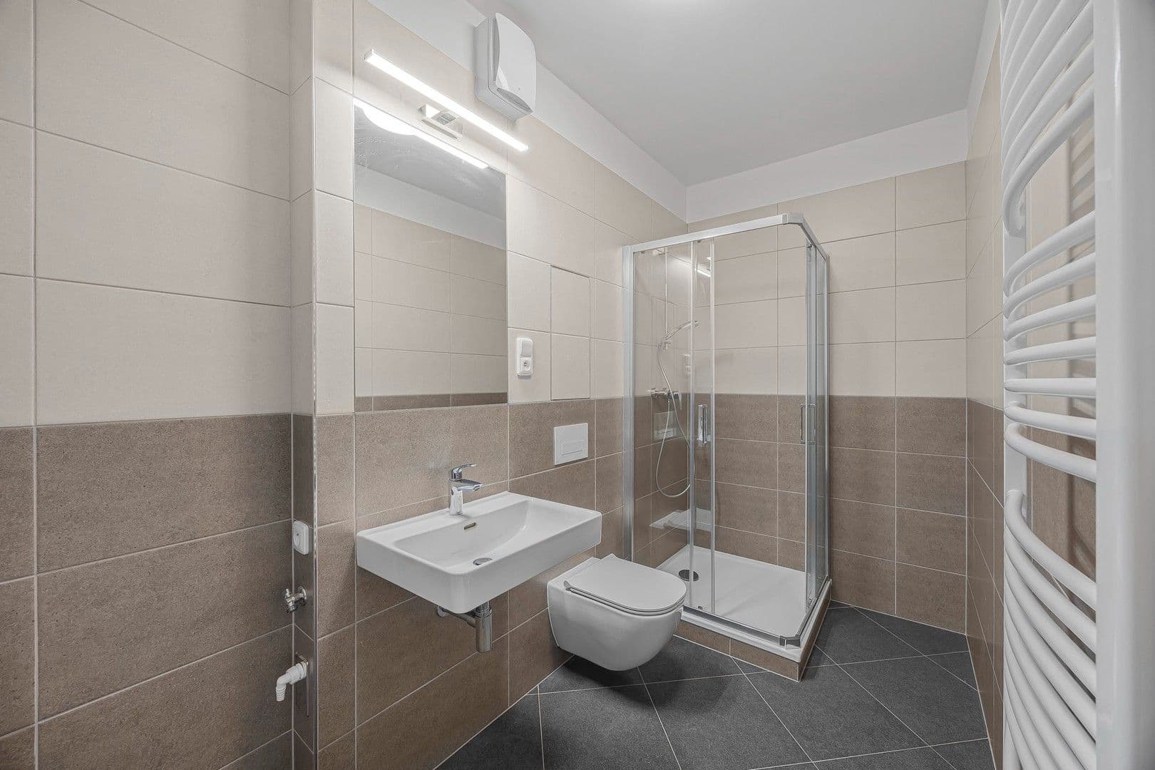 Pronájem bytu 2+kk 51 m², Nádražní, Kralupy nad Vltavou, Středočeský kraj Pronájem bytu 2+kk 51 m², Nádražní, Kralupy nad Vltavou, Středočeský kraj