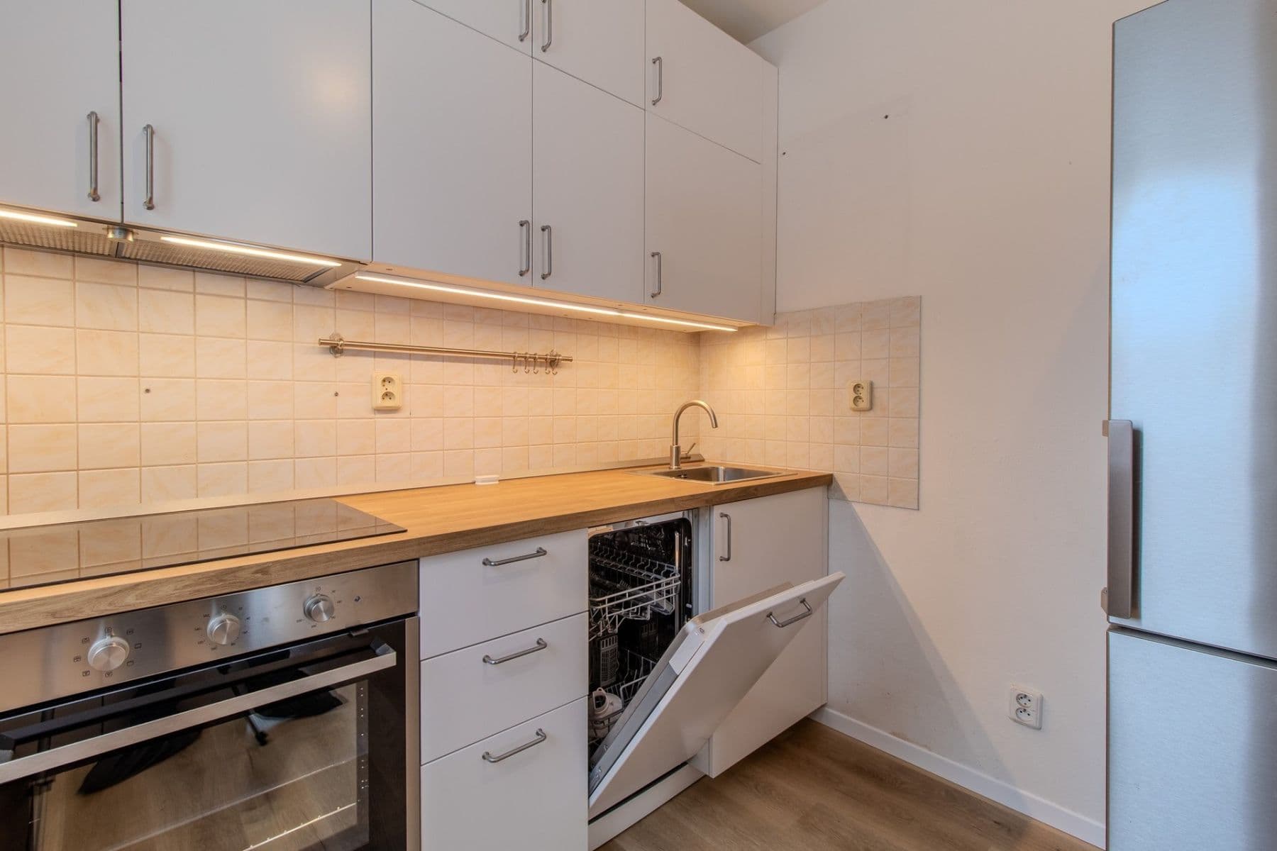 Pronájem bytu 2+kk 54 m², V dolině, Praha, Praha Pronájem bytu 2+kk 54 m², V dolině, Praha, Praha