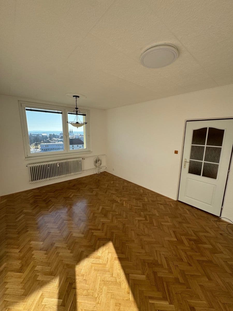 Pronájem bytu 2+kk 34 m², Pražská, Znojmo, Jihomoravský kraj Pronájem bytu 2+kk 34 m², Pražská, Znojmo, Jihomoravský kraj