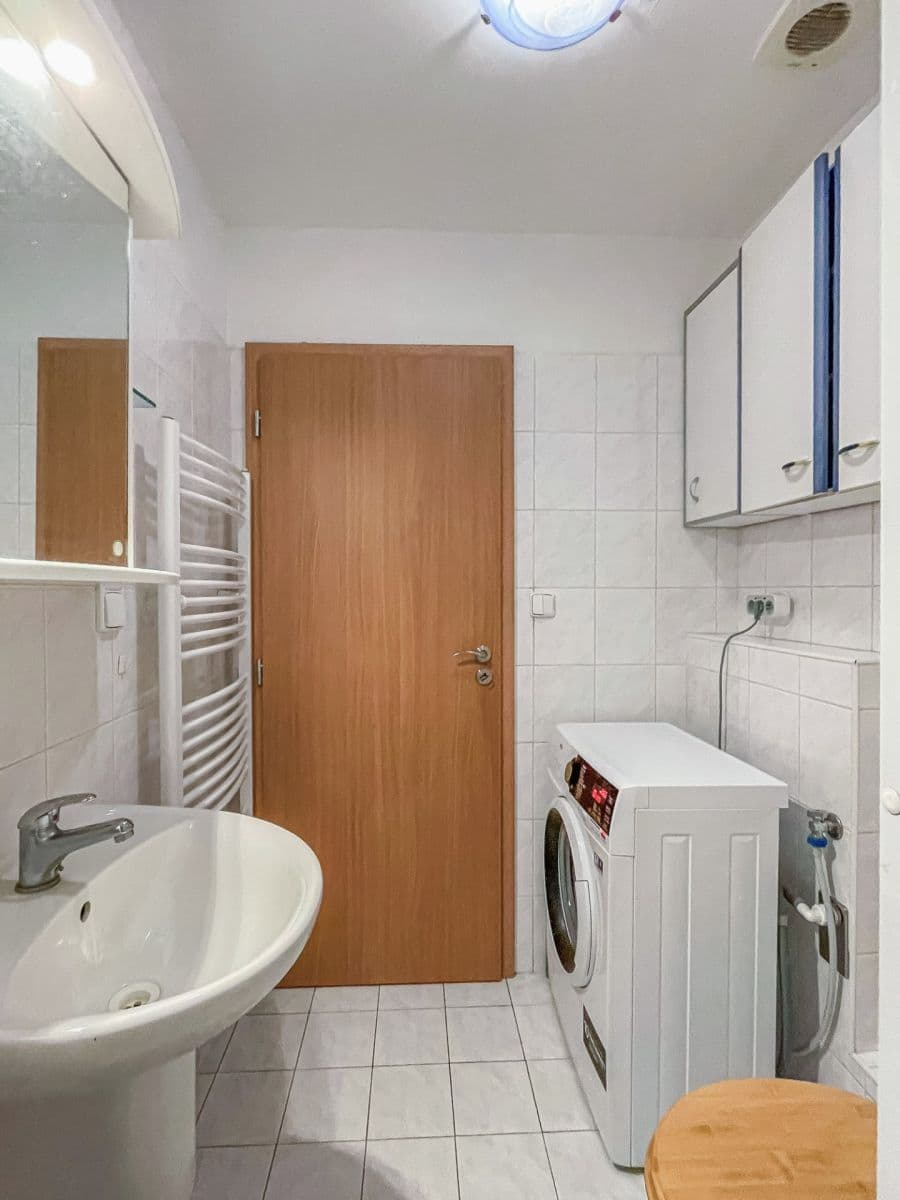 Pronájem bytu 1+kk 28 m², Vladycká, Praha, Praha Pronájem bytu 1+kk 28 m², Vladycká, Praha, Praha