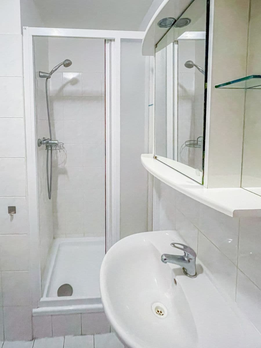 Pronájem bytu 1+kk 28 m², Vladycká, Praha, Praha Pronájem bytu 1+kk 28 m², Vladycká, Praha, Praha