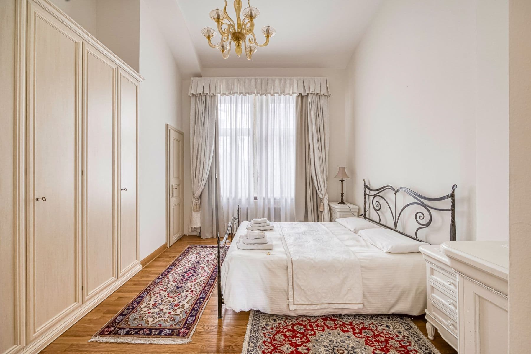 Pronájem bytu 3+1 120 m², Truhlářská, Praha, Praha Pronájem bytu 3+1 120 m², Truhlářská, Praha, Praha