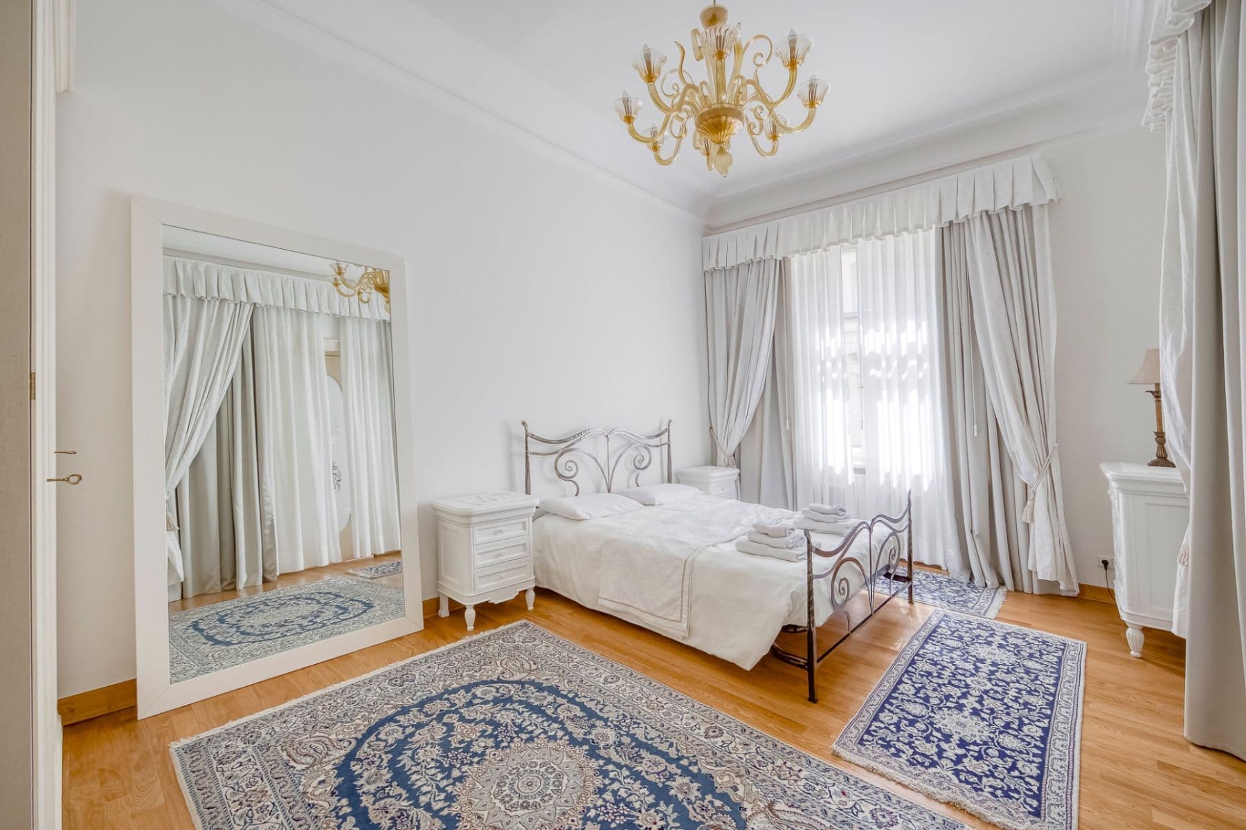 Pronájem bytu 3+1 120 m², Truhlářská, Praha, Praha Pronájem bytu 3+1 120 m², Truhlářská, Praha, Praha