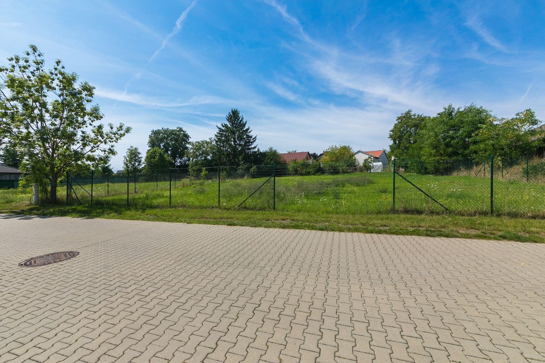 Prodej pozemku 1.240 m², Květinová, Čakovičky, Středočeský kraj Prodej pozemku 1.240 m², Květinová, Čakovičky, Středočeský kraj