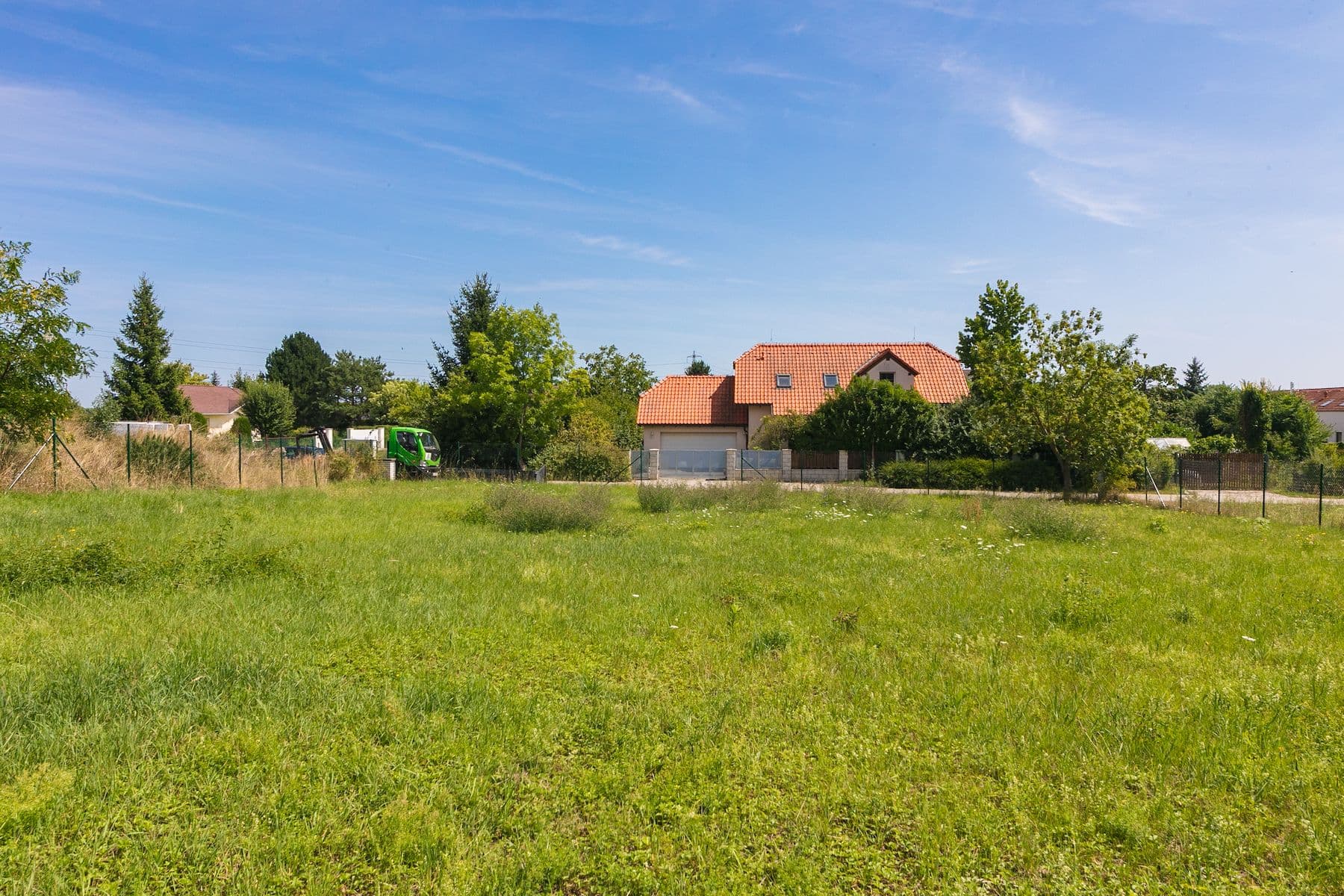 Prodej pozemku 1.240 m², Květinová, Čakovičky, Středočeský kraj Prodej pozemku 1.240 m², Květinová, Čakovičky, Středočeský kraj