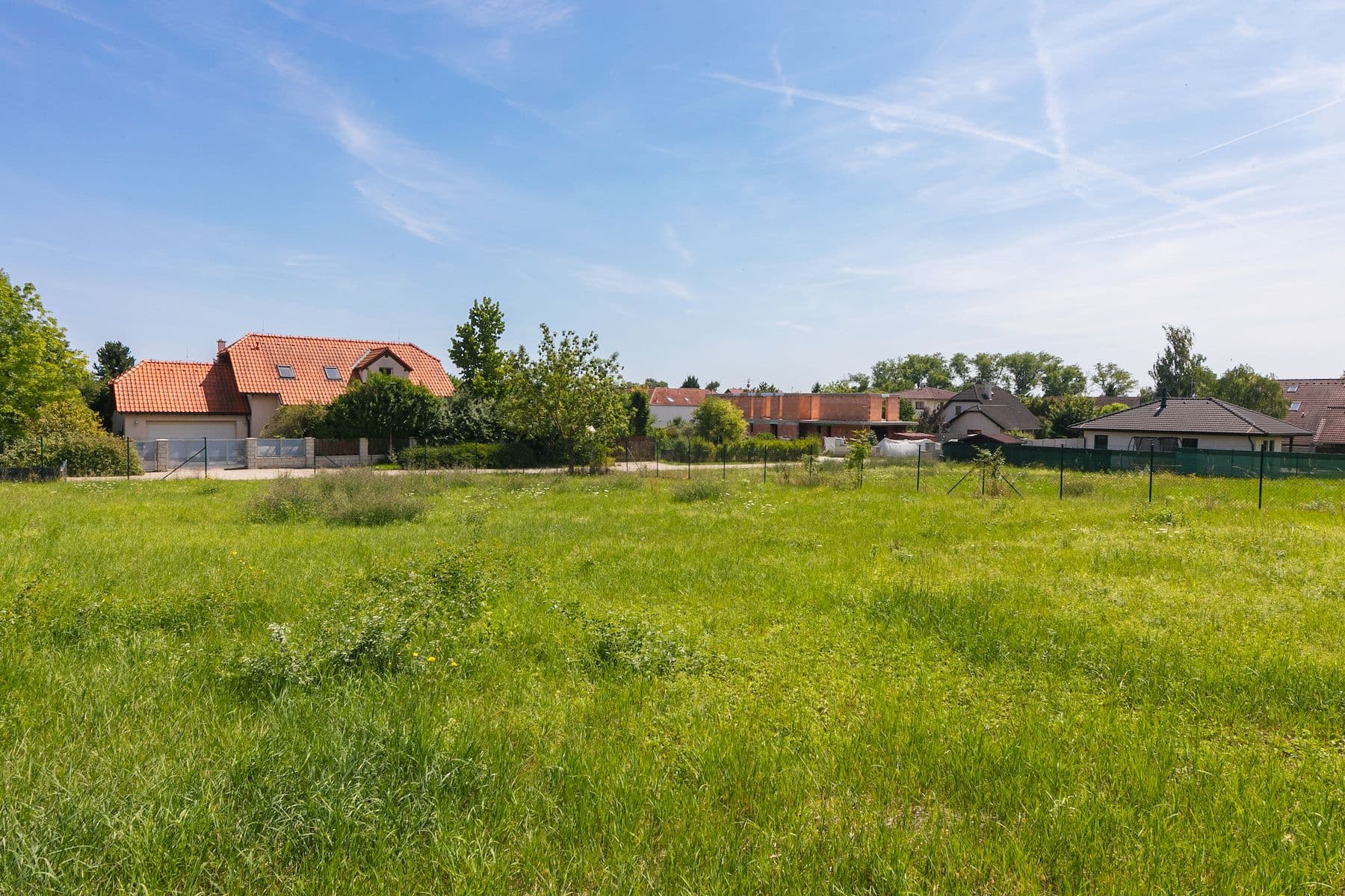 Prodej pozemku 1.240 m², Květinová, Čakovičky, Středočeský kraj Prodej pozemku 1.240 m², Květinová, Čakovičky, Středočeský kraj