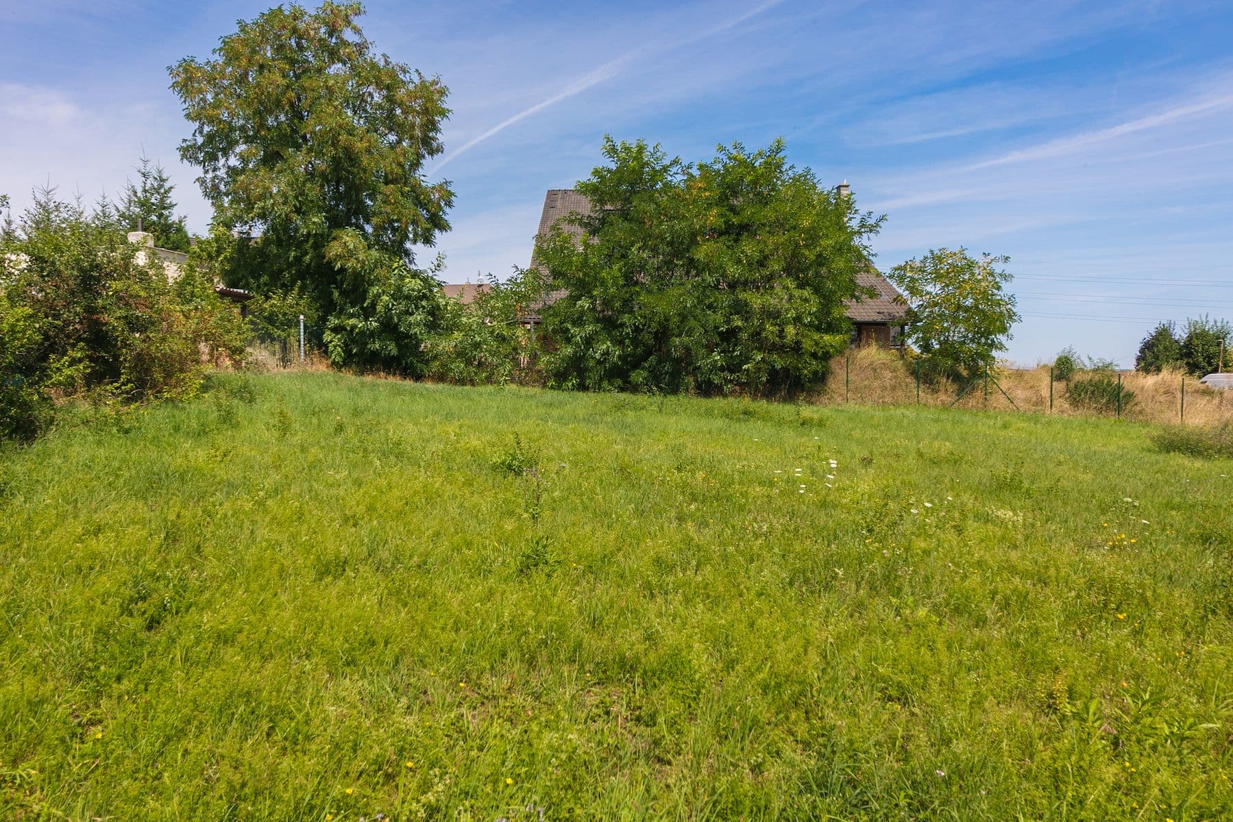 Prodej pozemku 1.240 m², Květinová, Čakovičky, Středočeský kraj Prodej pozemku 1.240 m², Květinová, Čakovičky, Středočeský kraj