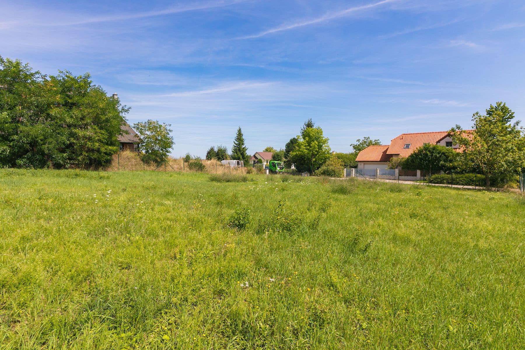 Prodej pozemku 1.240 m², Květinová, Čakovičky, Středočeský kraj Prodej pozemku 1.240 m², Květinová, Čakovičky, Středočeský kraj