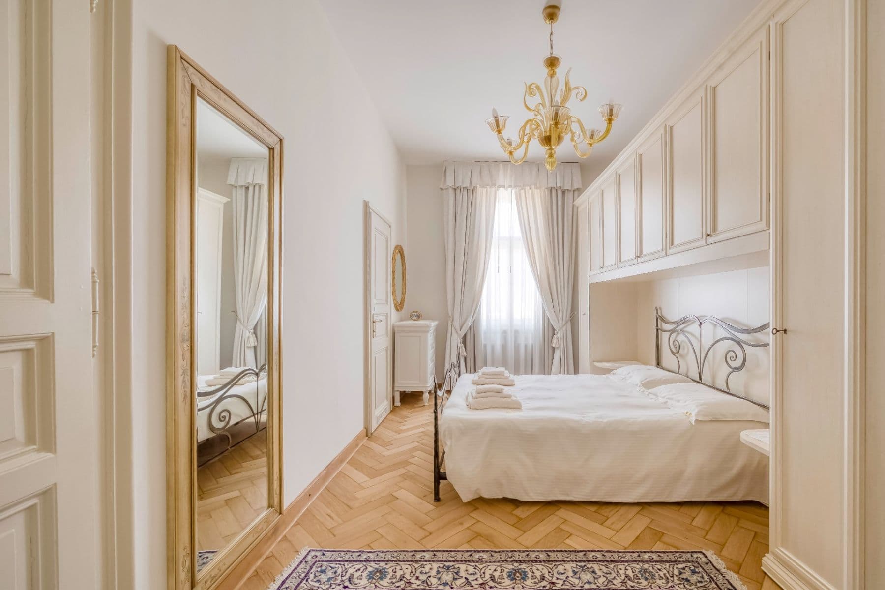 Pronájem bytu 2+1 78 m², Truhlářská, Praha, Praha Pronájem bytu 2+1 78 m², Truhlářská, Praha, Praha