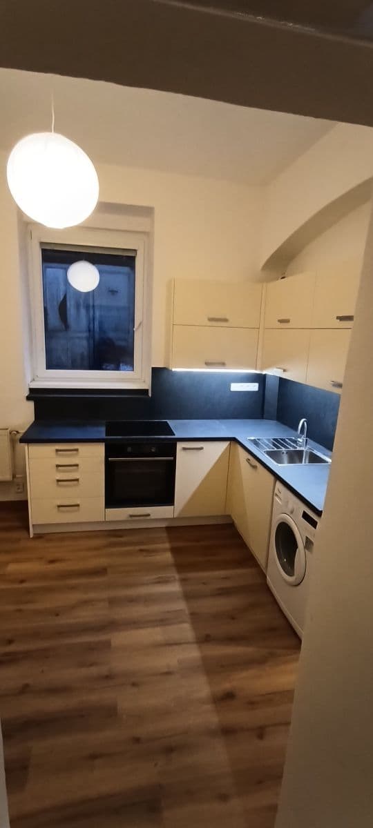 Pronájem bytu 2+1 48 m², Kozácká, Praha, Praha Pronájem bytu 2+1 48 m², Kozácká, Praha, Praha