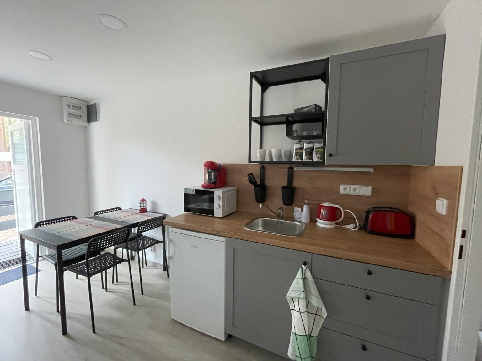 Prodej chaty, chalupy 35 m², pozemek 100 m², Pod Borným, Doksy, Liberecký kraj Prodej chaty, chalupy 35 m², pozemek 100 m², Pod Borným, Doksy, Liberecký kraj