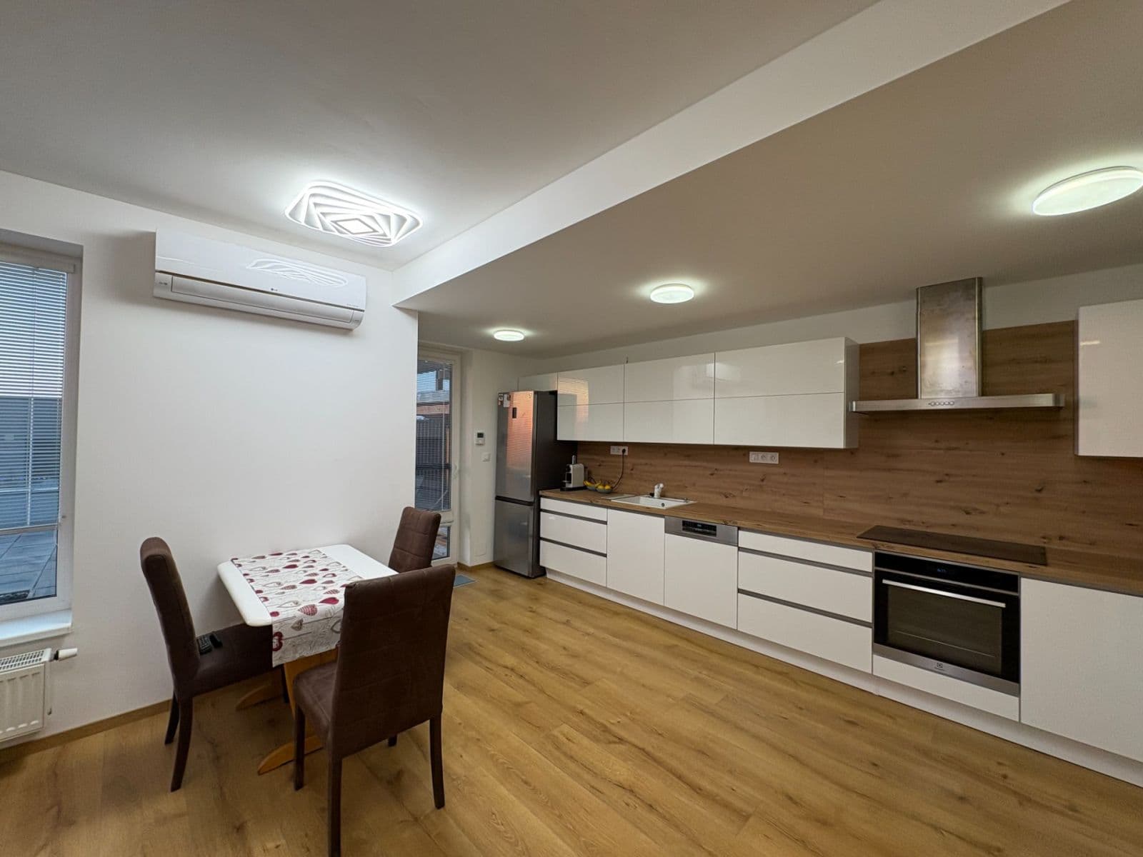 Prodej bytu 3+1 137 m², Ostriežová, Záhorská Bystrica, Bratislavský kraj Prodej bytu 3+1 137 m², Ostriežová, Záhorská Bystrica, Bratislavský kraj