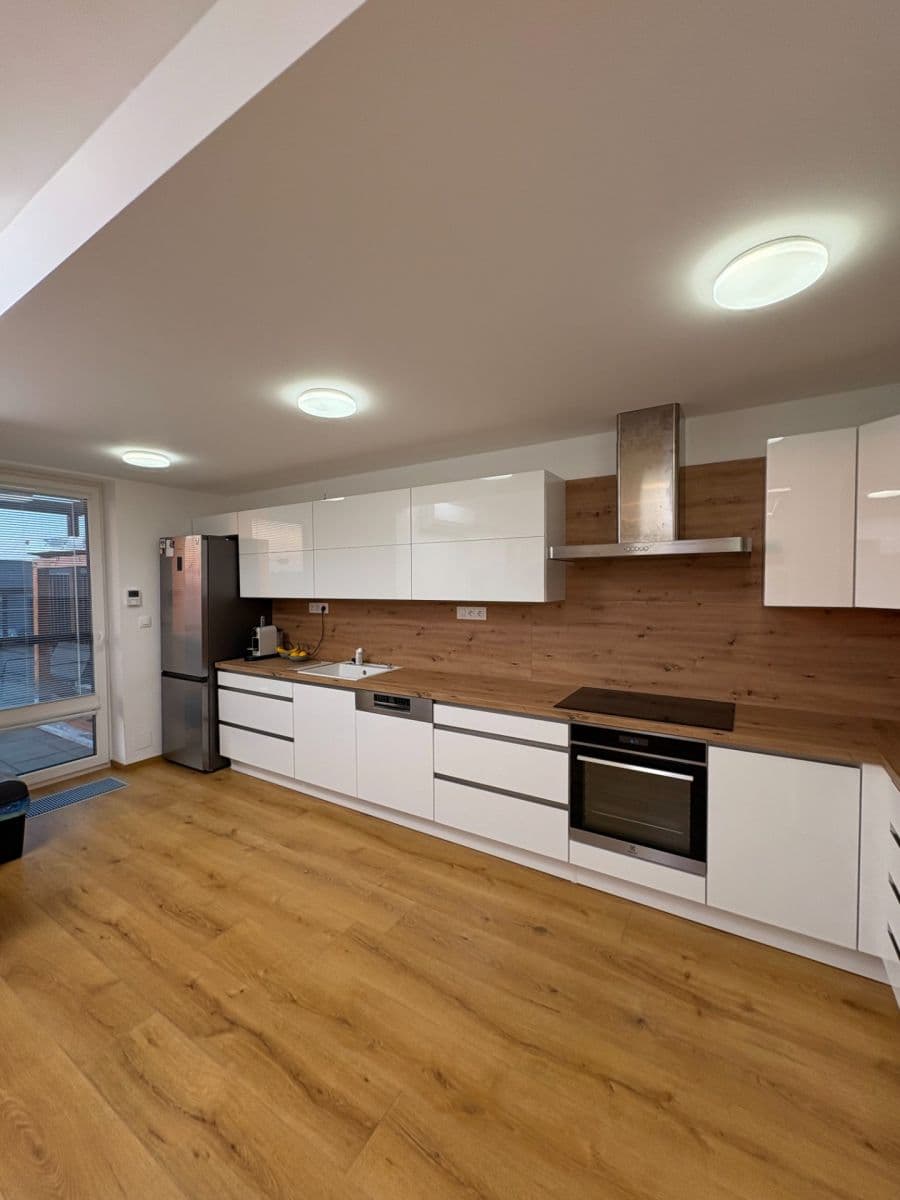 Prodej bytu 3+1 137 m², Ostriežová, Záhorská Bystrica, Bratislavský kraj Prodej bytu 3+1 137 m², Ostriežová, Záhorská Bystrica, Bratislavský kraj