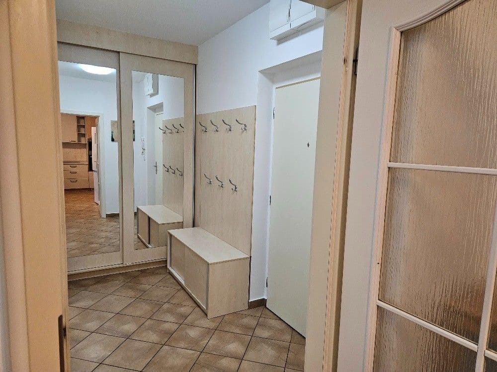 Pronájem bytu 2+kk 55 m², Zderadova, Brno, Jihomoravský kraj Pronájem bytu 2+kk 55 m², Zderadova, Brno, Jihomoravský kraj