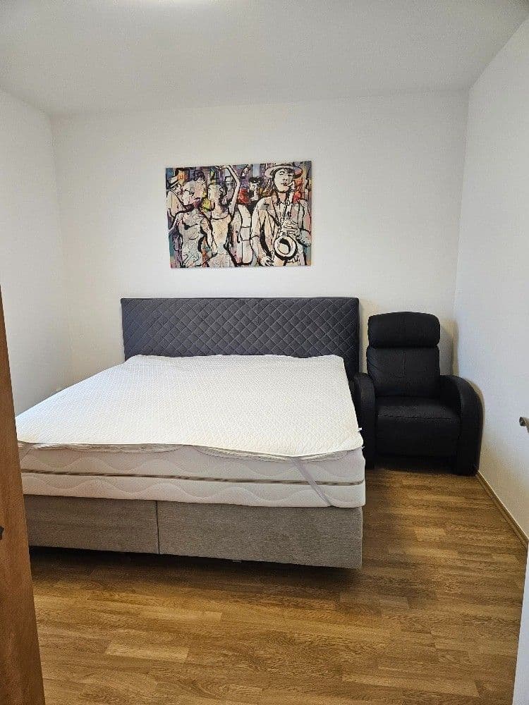 Pronájem bytu 2+kk 55 m², Zderadova, Brno, Jihomoravský kraj Pronájem bytu 2+kk 55 m², Zderadova, Brno, Jihomoravský kraj