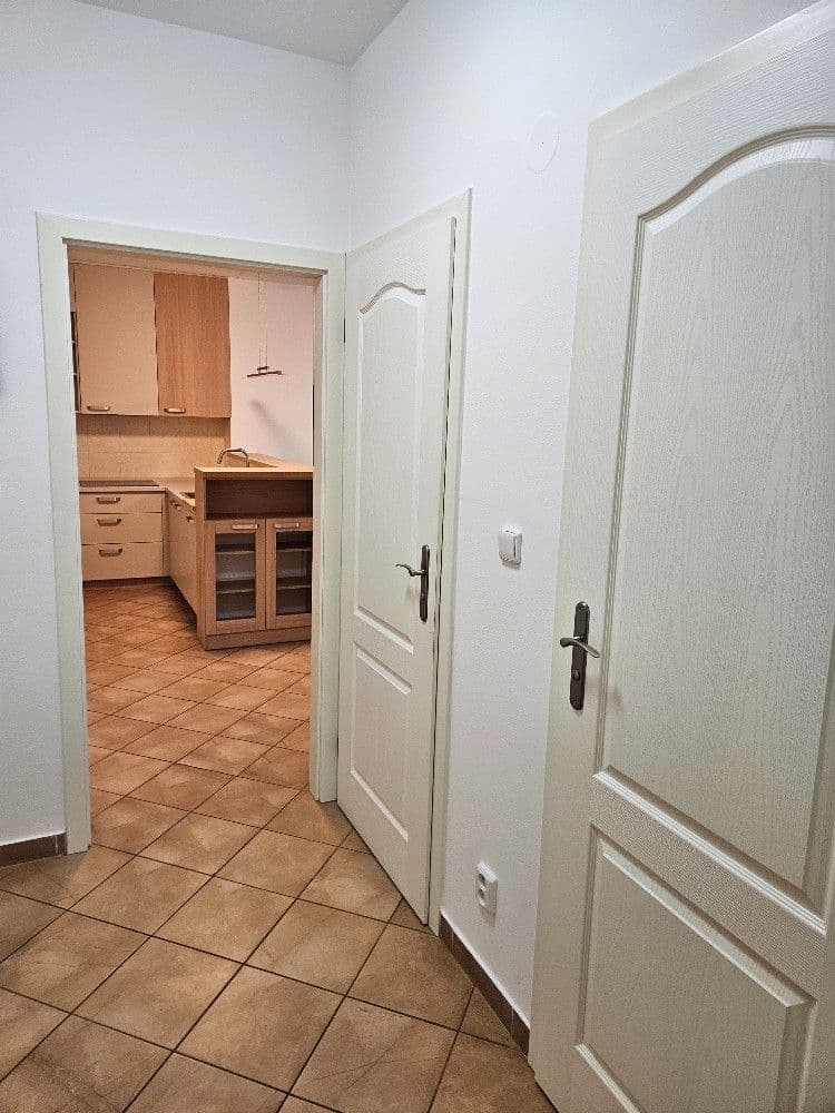 Pronájem bytu 2+kk 55 m², Zderadova, Brno, Jihomoravský kraj Pronájem bytu 2+kk 55 m², Zderadova, Brno, Jihomoravský kraj