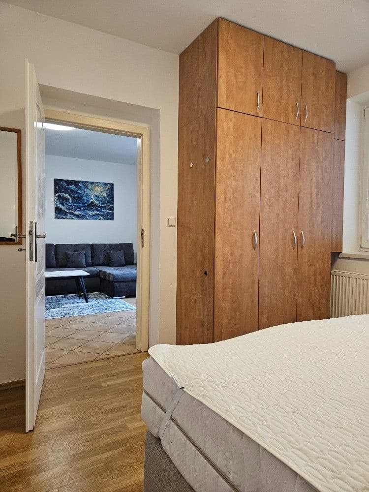 Pronájem bytu 2+kk 55 m², Zderadova, Brno, Jihomoravský kraj Pronájem bytu 2+kk 55 m², Zderadova, Brno, Jihomoravský kraj