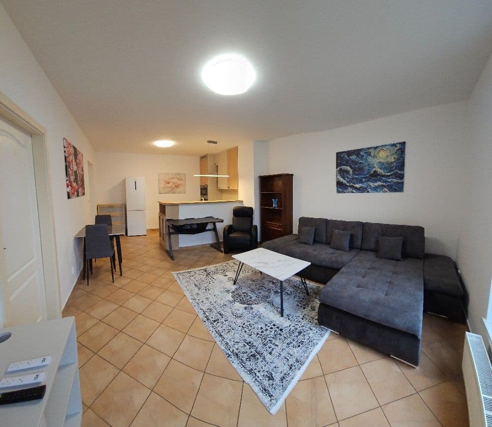 Pronájem bytu 2+kk 55 m², Zderadova, Brno, Jihomoravský kraj Pronájem bytu 2+kk 55 m², Zderadova, Brno, Jihomoravský kraj