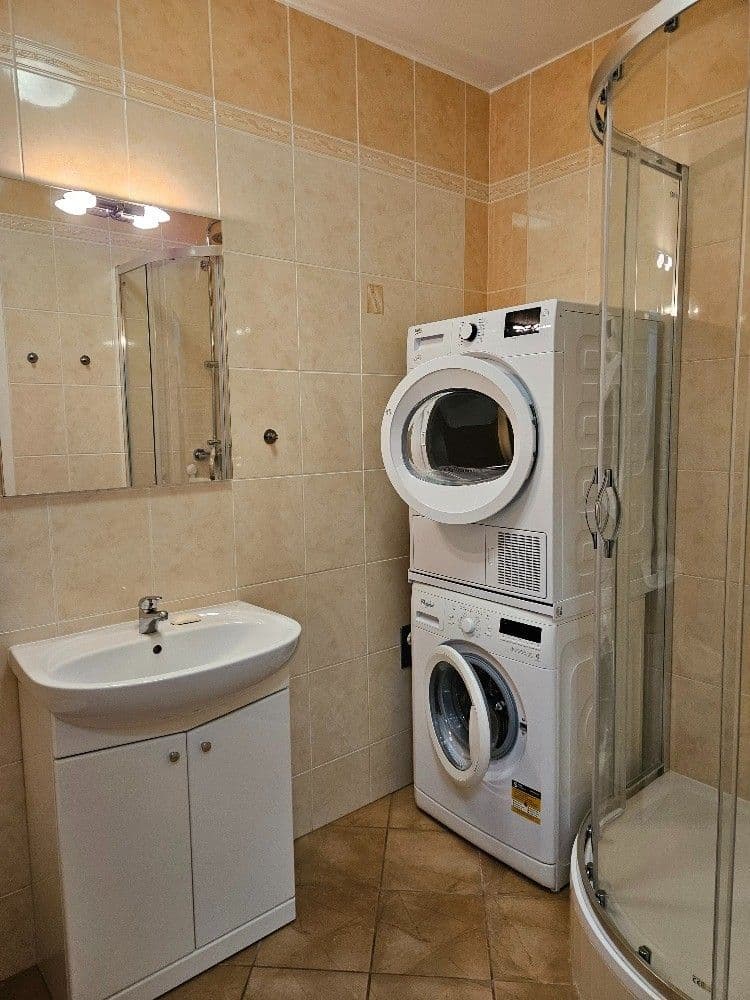 Pronájem bytu 2+kk 55 m², Zderadova, Brno, Jihomoravský kraj Pronájem bytu 2+kk 55 m², Zderadova, Brno, Jihomoravský kraj