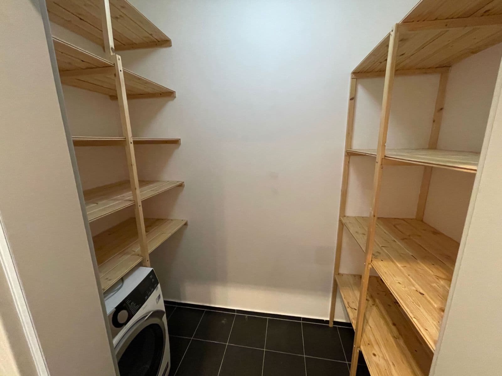 Pronájem bytu 3+kk 91 m², Pod Stolovou horou, Praha, Praha Pronájem bytu 3+kk 91 m², Pod Stolovou horou, Praha, Praha