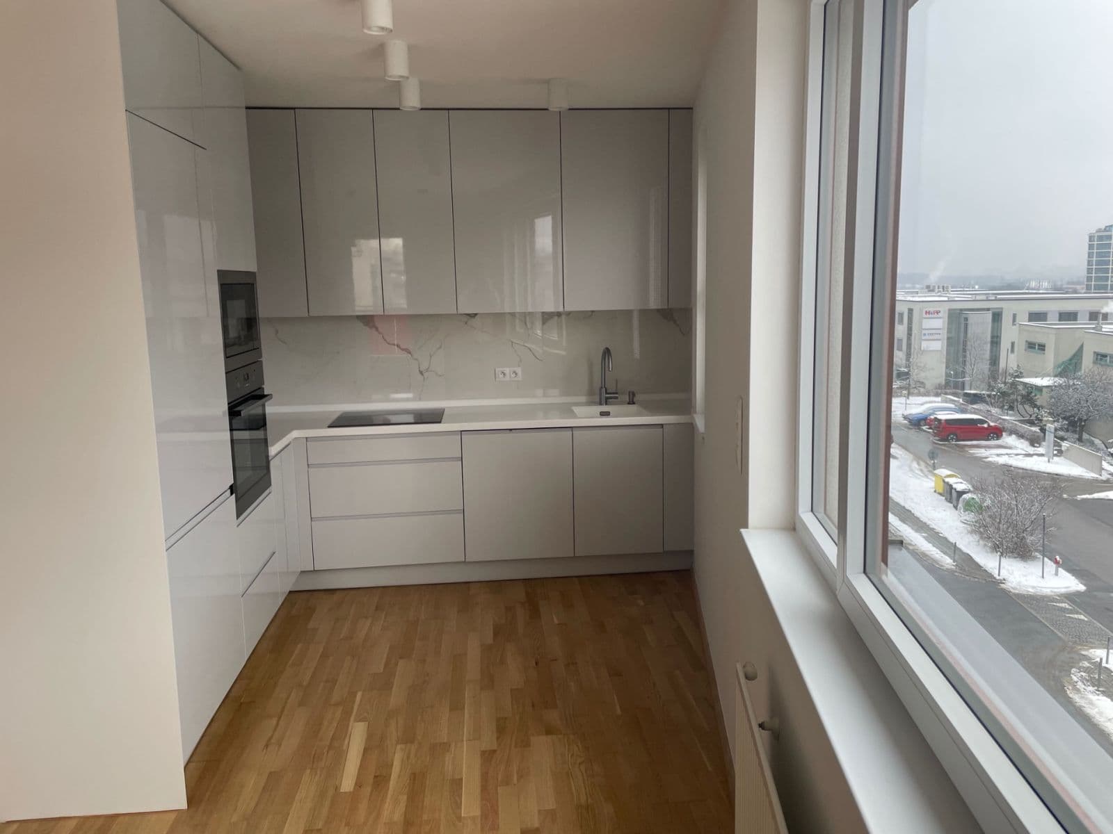 Pronájem bytu 3+kk 91 m², Pod Stolovou horou, Praha, Praha Pronájem bytu 3+kk 91 m², Pod Stolovou horou, Praha, Praha