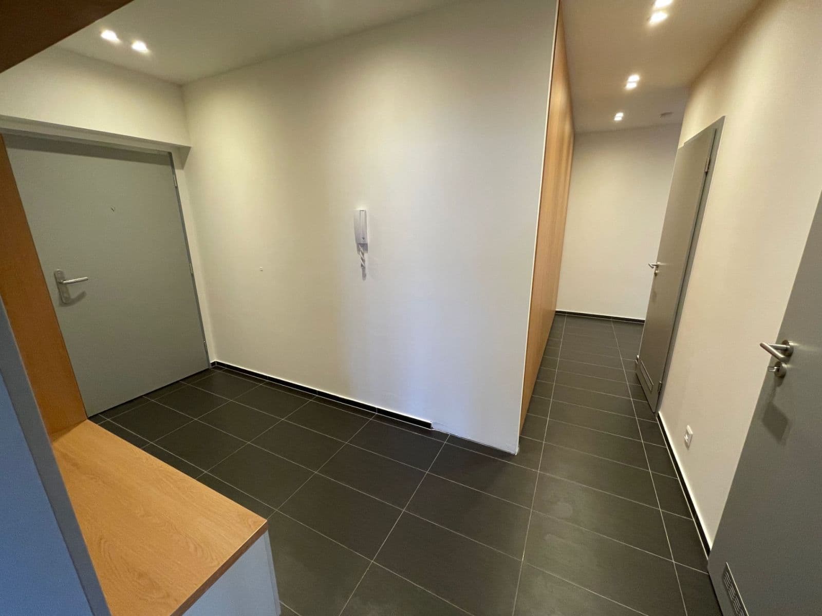 Pronájem bytu 3+kk 91 m², Pod Stolovou horou, Praha, Praha Pronájem bytu 3+kk 91 m², Pod Stolovou horou, Praha, Praha