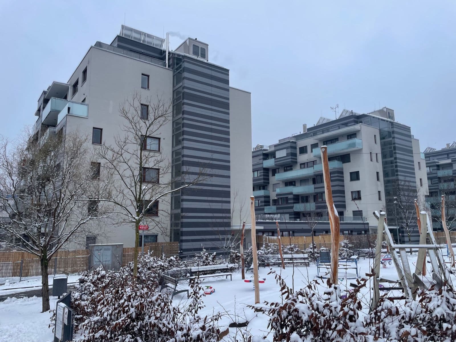 Pronájem bytu 3+kk 91 m², Pod Stolovou horou, Praha, Praha Pronájem bytu 3+kk 91 m², Pod Stolovou horou, Praha, Praha