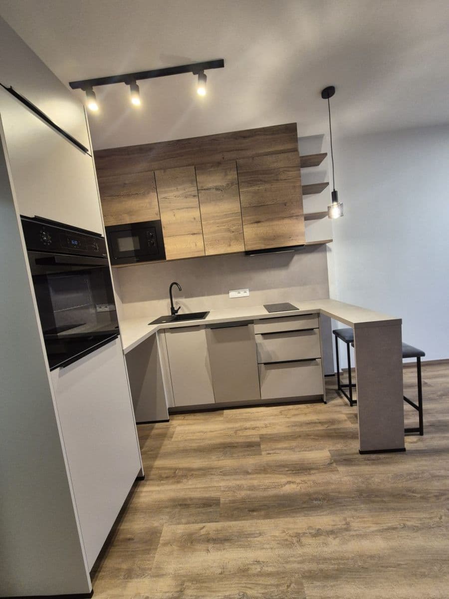 Pronájem bytu 1+kk 28 m², Brno, Jihomoravský kraj Pronájem bytu 1+kk 28 m², Brno, Jihomoravský kraj