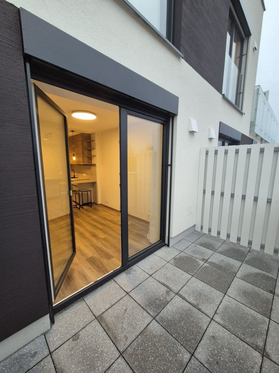 Pronájem bytu 1+kk 28 m², Brno, Jihomoravský kraj Pronájem bytu 1+kk 28 m², Brno, Jihomoravský kraj