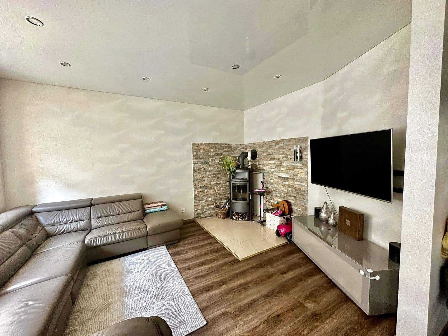 Prodej bytu 3+kk 93 m², Essen, Severní Porýní-Vestfálsko Prodej bytu 3+kk 93 m², Essen, Severní Porýní-Vestfálsko