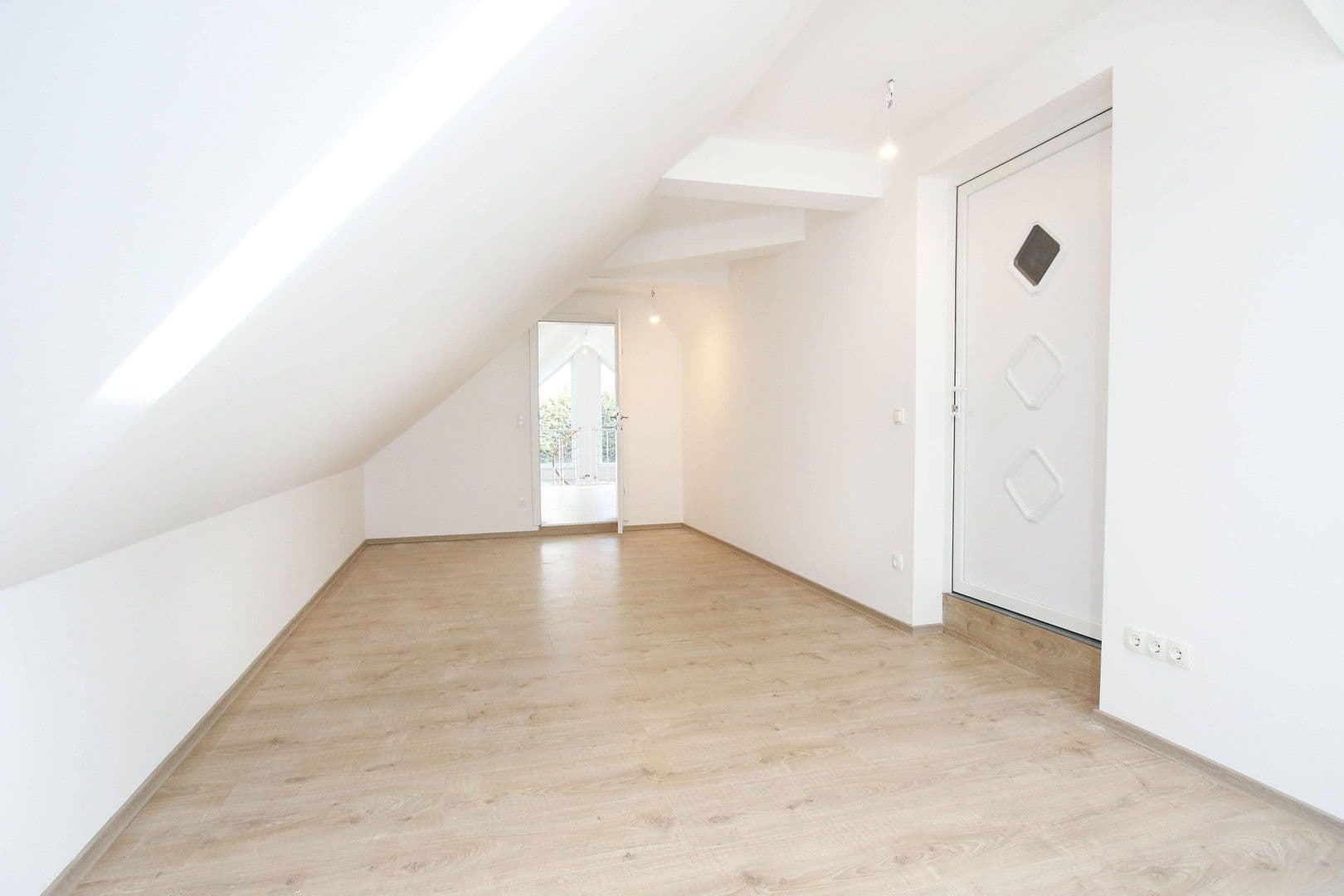 Pronájem bytu 3+1 88 m², St.Pölten, Dolní Rakousko Pronájem bytu 3+1 88 m², St.Pölten, Dolní Rakousko