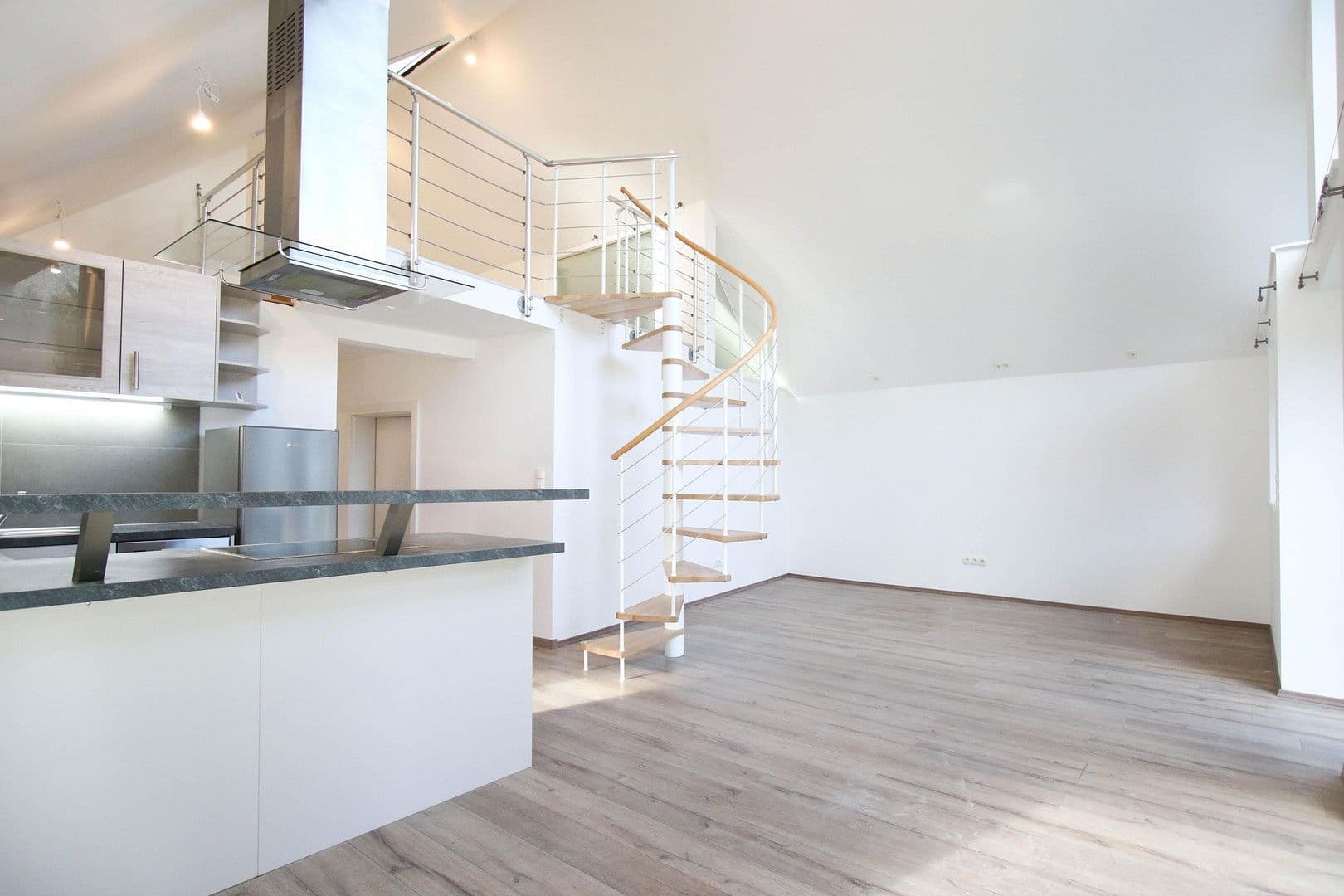 Pronájem bytu 3+1 88 m², St.Pölten, Dolní Rakousko Pronájem bytu 3+1 88 m², St.Pölten, Dolní Rakousko