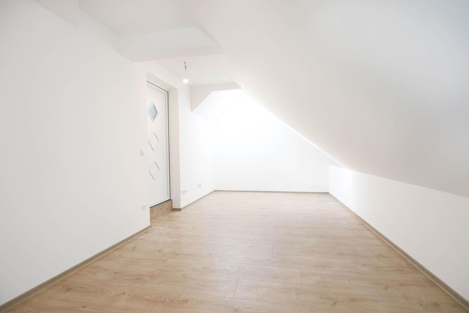 Pronájem domu 88 m², pozemek 200 m², St.Pölten, Dolní Rakousko Pronájem domu 88 m², pozemek 200 m², St.Pölten, Dolní Rakousko