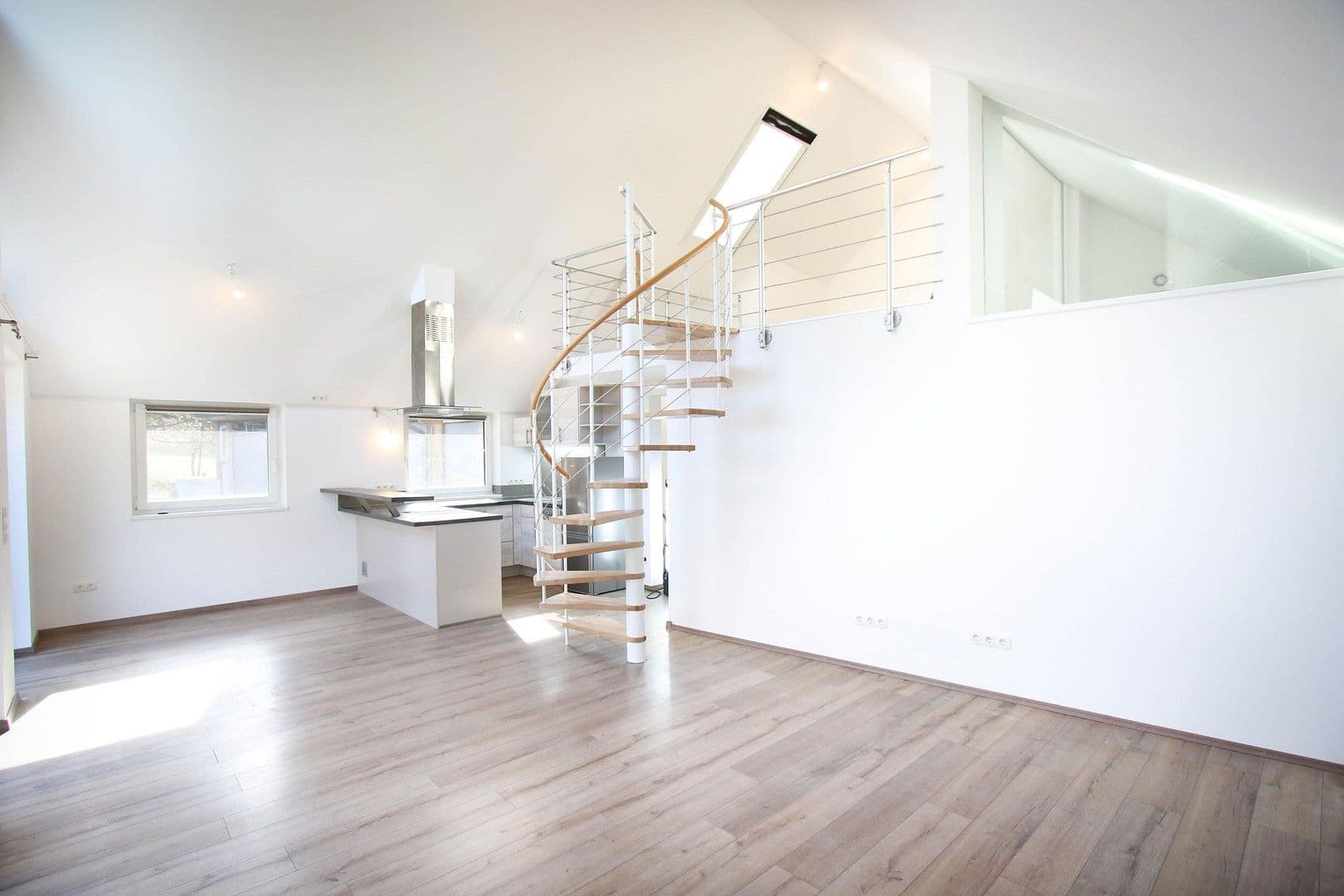 Pronájem domu 88 m², pozemek 200 m², St.Pölten, Dolní Rakousko Pronájem domu 88 m², pozemek 200 m², St.Pölten, Dolní Rakousko