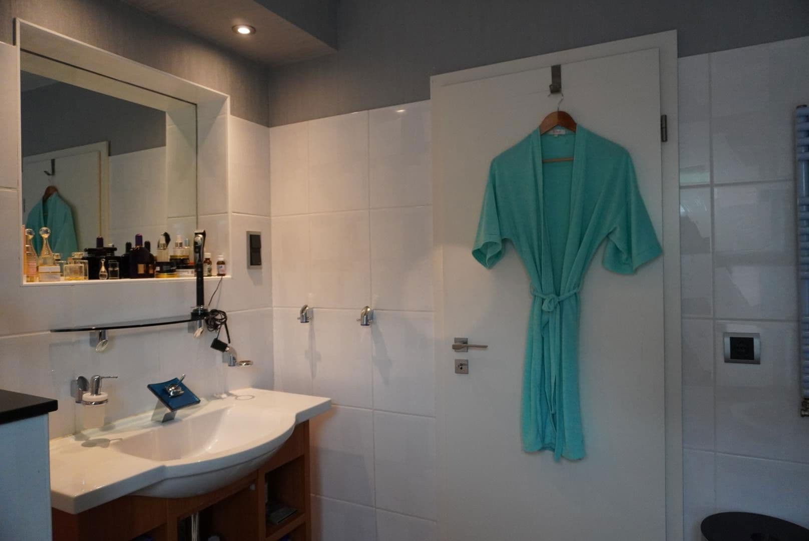 Prodej domu 147 m², pozemek 303 m², Gladbacher Straße 280, Neuss, Severní Porýní-Vestfálsko Prodej domu 147 m², pozemek 303 m², Gladbacher Straße 280, Neuss, Severní Porýní-Vestfálsko