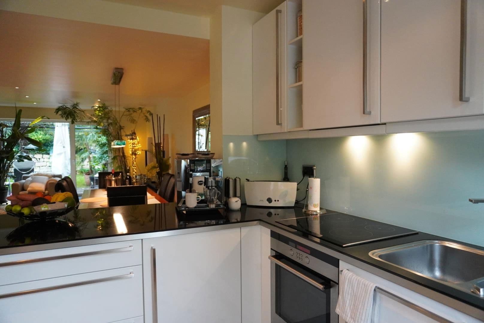 Prodej domu 147 m², pozemek 303 m², Gladbacher Straße 280, Neuss, Severní Porýní-Vestfálsko Prodej domu 147 m², pozemek 303 m², Gladbacher Straße 280, Neuss, Severní Porýní-Vestfálsko