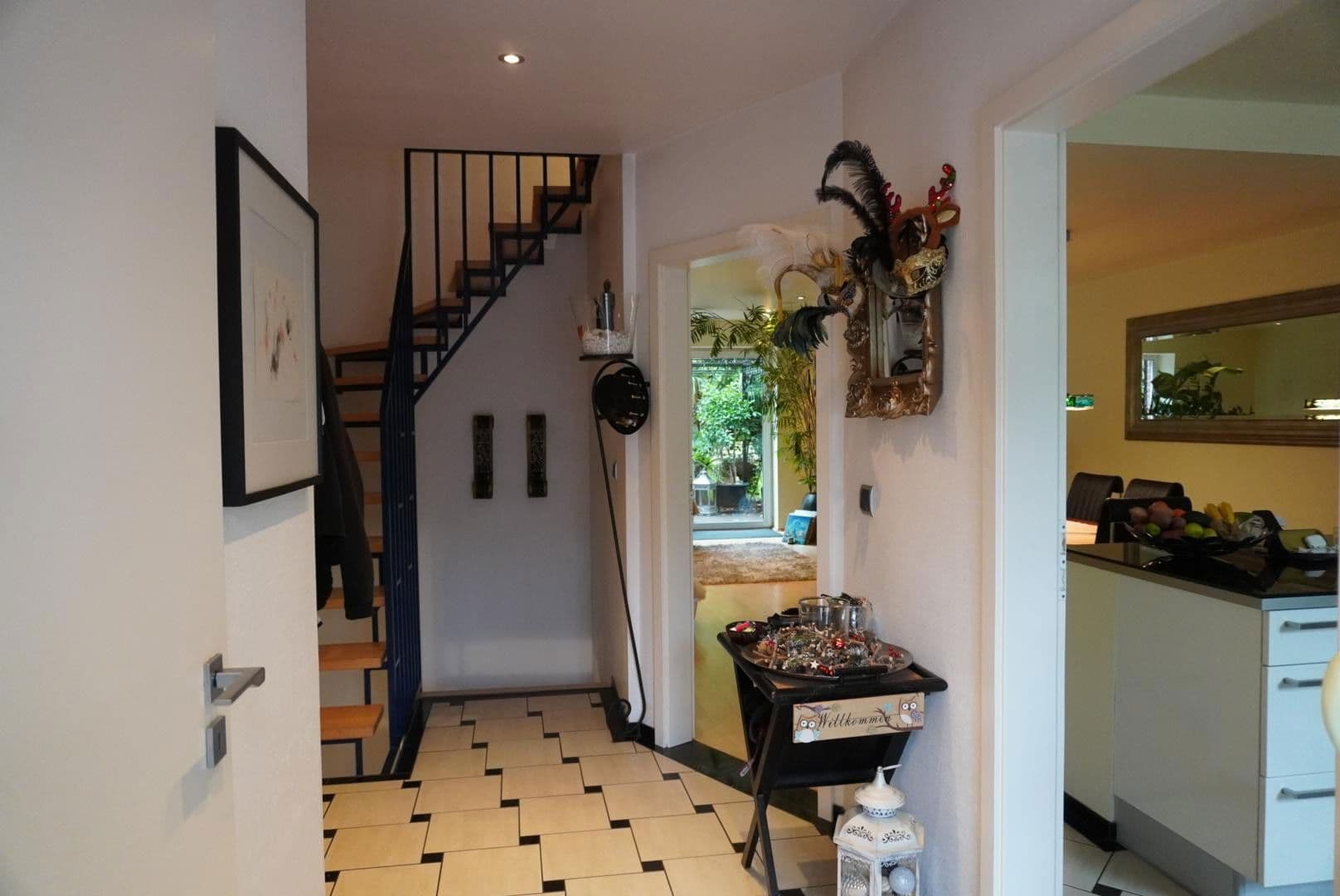 Prodej domu 147 m², pozemek 303 m², Gladbacher Straße 280, Neuss, Severní Porýní-Vestfálsko Prodej domu 147 m², pozemek 303 m², Gladbacher Straße 280, Neuss, Severní Porýní-Vestfálsko