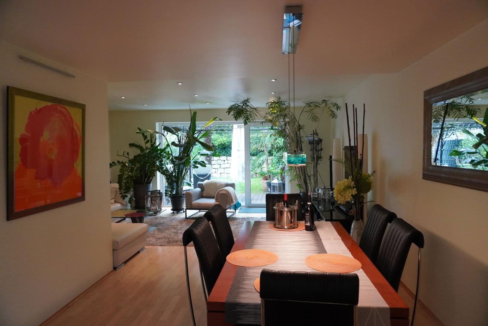 Prodej domu 147 m², pozemek 303 m², Gladbacher Straße 280, Neuss, Severní Porýní-Vestfálsko Prodej domu 147 m², pozemek 303 m², Gladbacher Straße 280, Neuss, Severní Porýní-Vestfálsko