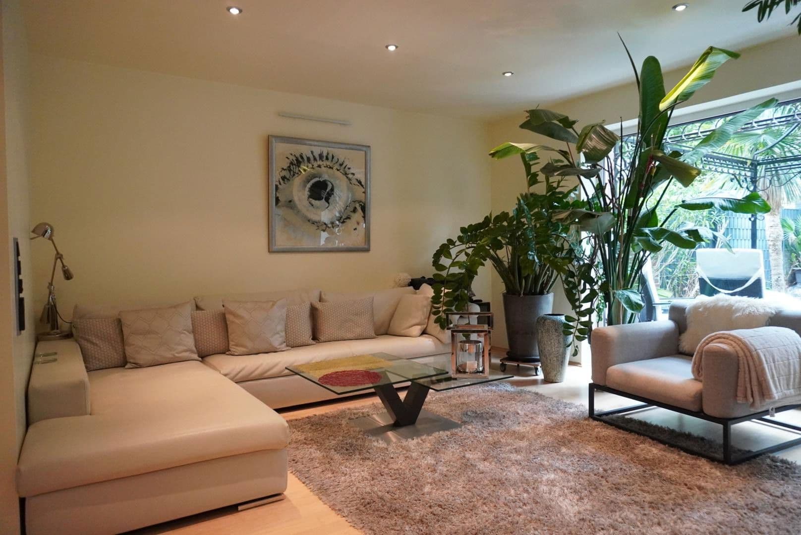 Prodej domu 147 m², pozemek 303 m², Gladbacher Straße 280, Neuss, Severní Porýní-Vestfálsko Prodej domu 147 m², pozemek 303 m², Gladbacher Straße 280, Neuss, Severní Porýní-Vestfálsko