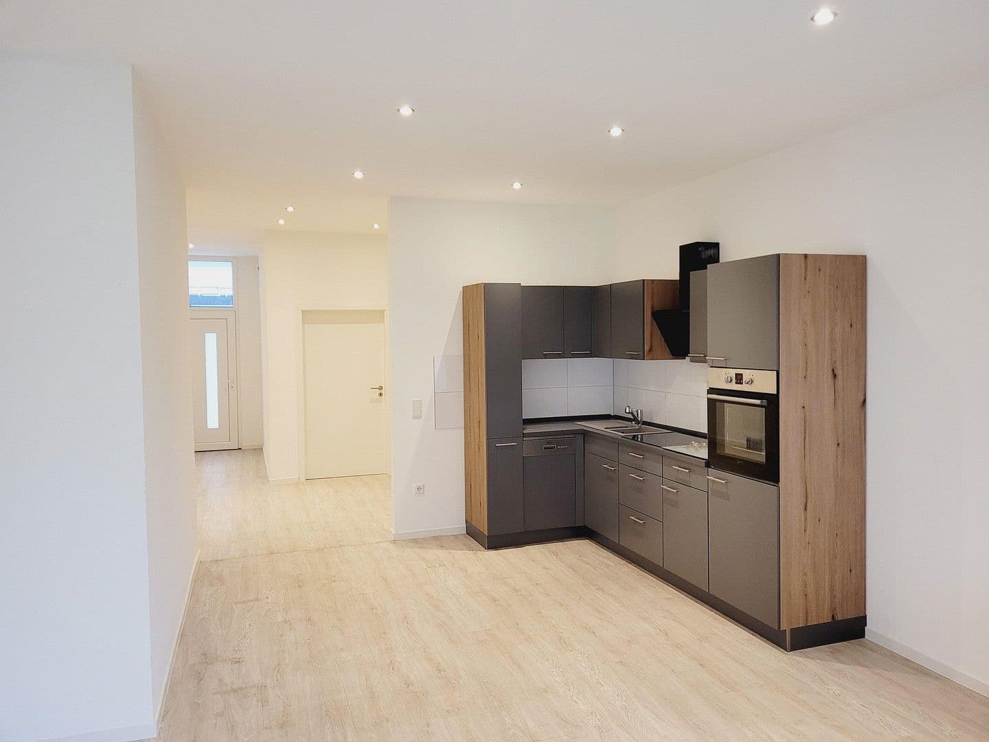 Pronájem bytu 2+1 65 m², Händelstr. 4, Duisburg, Severní Porýní-Vestfálsko Pronájem bytu 2+1 65 m², Händelstr. 4, Duisburg, Severní Porýní-Vestfálsko