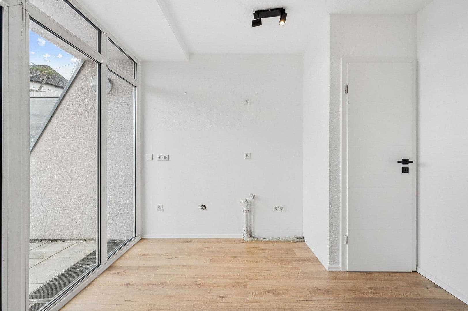 Prodej bytu 1+1 32 m², Tönisvorst, Severní Porýní-Vestfálsko Prodej bytu 1+1 32 m², Tönisvorst, Severní Porýní-Vestfálsko