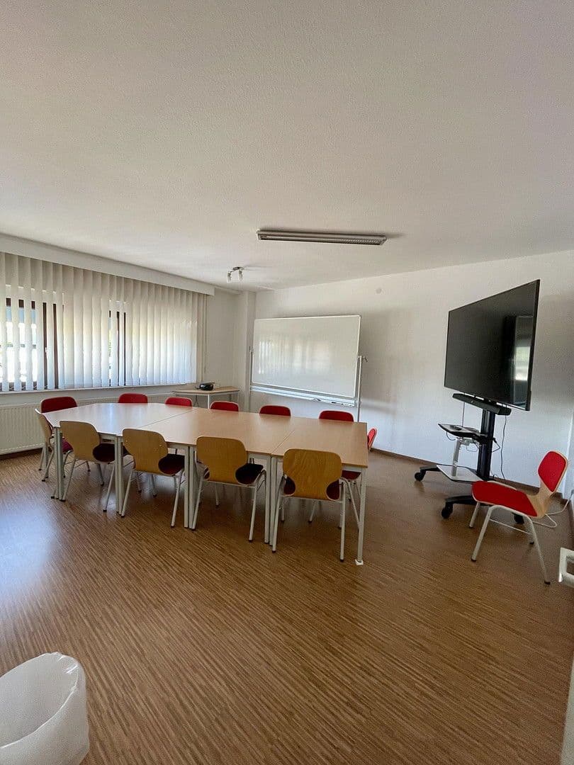 Pronájem kanceláře 110 m², Austraße 17, Öhringen, Bádensko-Württembersko Pronájem kanceláře 110 m², Austraße 17, Öhringen, Bádensko-Württembersko