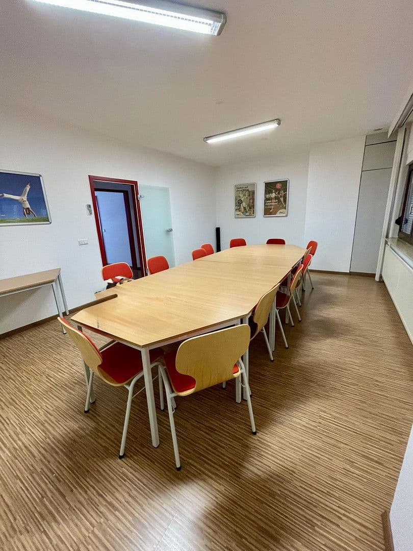 Pronájem kanceláře 110 m², Austraße 17, Öhringen, Bádensko-Württembersko Pronájem kanceláře 110 m², Austraße 17, Öhringen, Bádensko-Württembersko