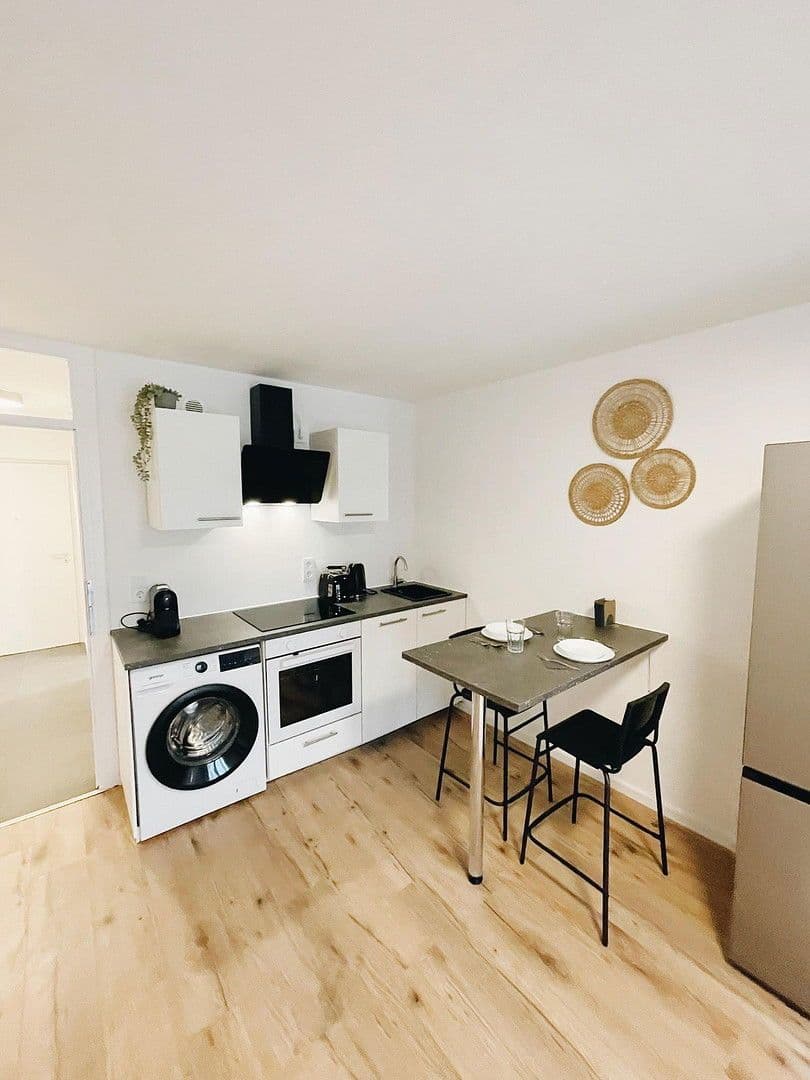 Pronájem bytu 1+1 33 m², Boschetsrieder Straße 55, München, Bavorsko Pronájem bytu 1+1 33 m², Boschetsrieder Straße 55, München, Bavorsko