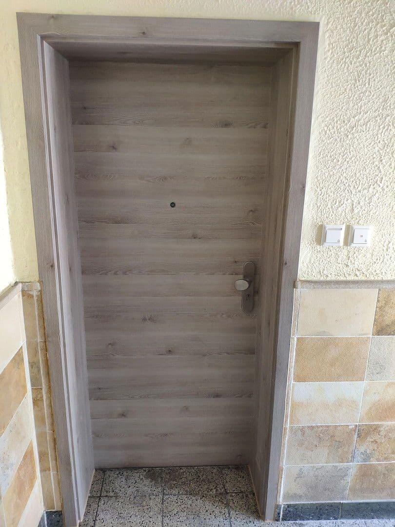 Pronájem bytu 1+1 30 m², Untergrünewalder Straße 28, Wuppertal, Severní Porýní-Vestfálsko Pronájem bytu 1+1 30 m², Untergrünewalder Straße 28, Wuppertal, Severní Porýní-Vestfálsko