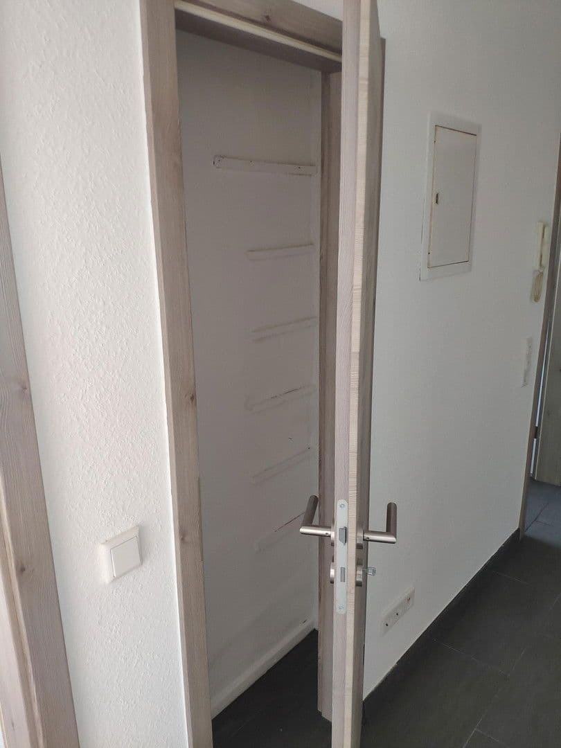 Pronájem bytu 1+1 30 m², Untergrünewalder Straße 28, Wuppertal, Severní Porýní-Vestfálsko Pronájem bytu 1+1 30 m², Untergrünewalder Straße 28, Wuppertal, Severní Porýní-Vestfálsko