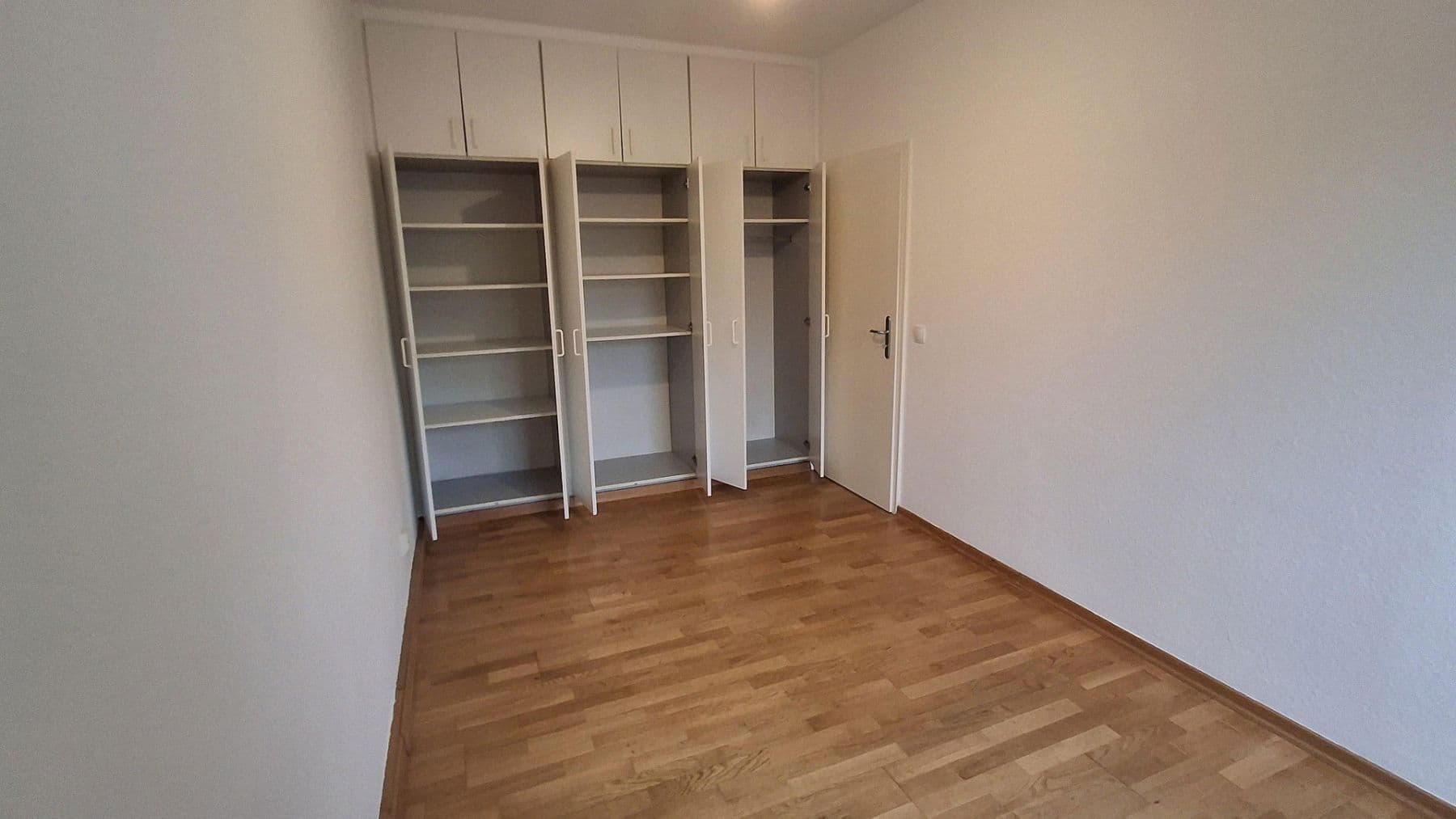 Prodej bytu 3+1 82 m², Berlin, Berlín Prodej bytu 3+1 82 m², Berlin, Berlín